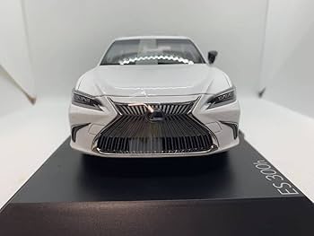 限定版1/18 レクサス ES300h模型　ミニカー　完成品　展示台付き 白 レクサス LEXUS ES300H 1/18スケール ホワイト 展示台付 : EIWA